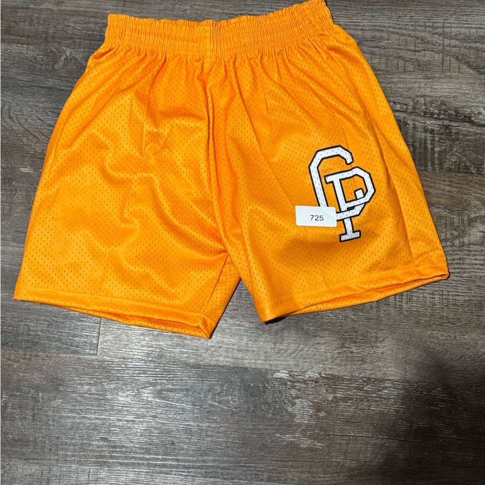 New mens medium crisp shorts